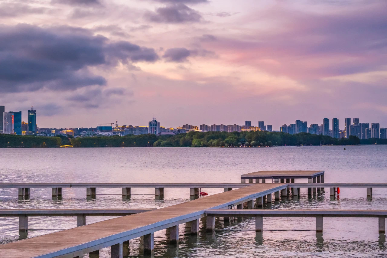 凌波門武漢大學.jpg 凌波門武漢大學.jpg